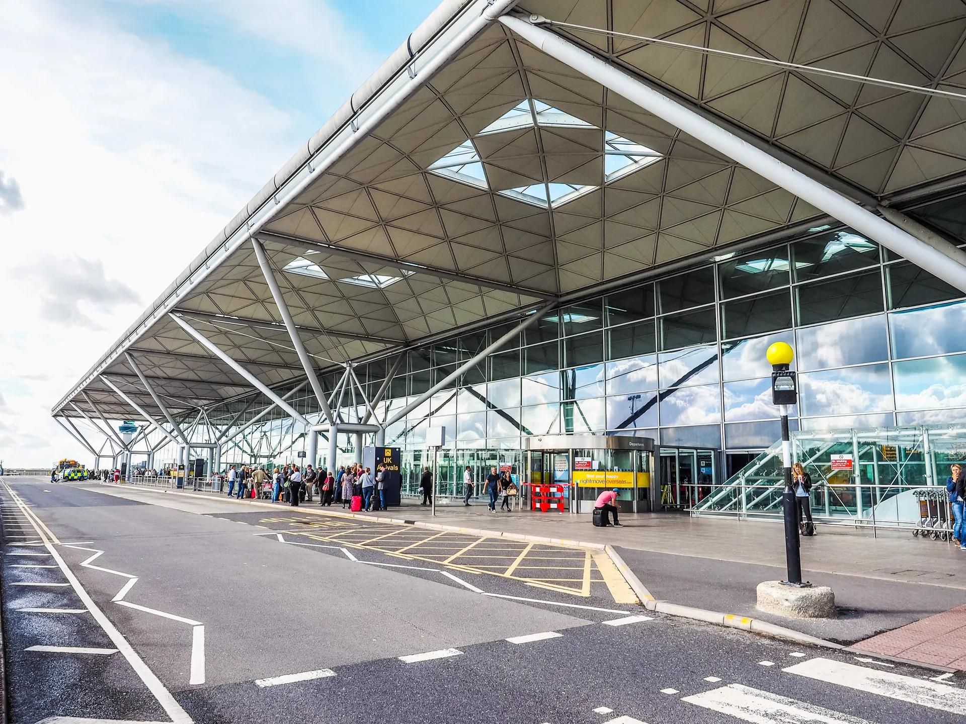 Stansted Airport - reliable transfer service to and from London